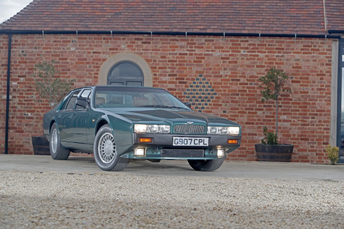 1990 Aston Martin Lagonda Image 1